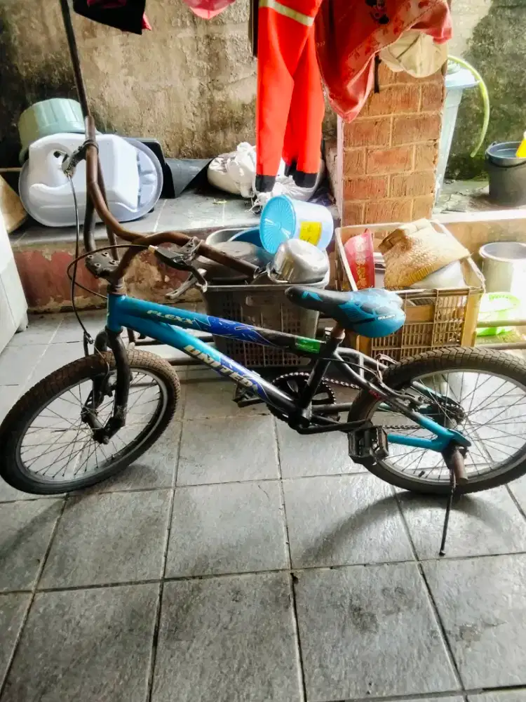 sepeda bmx united
