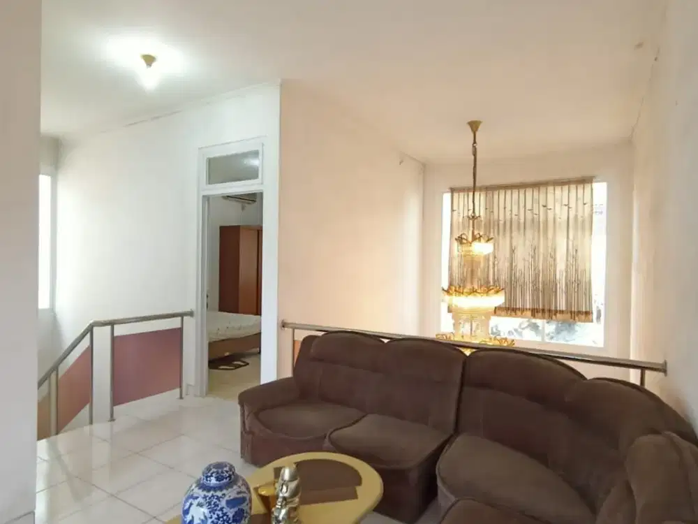 Lokasi Strategis! Rumah 2 Lantai Taman Modern Cakung | LT 180 m² | Siap Huni