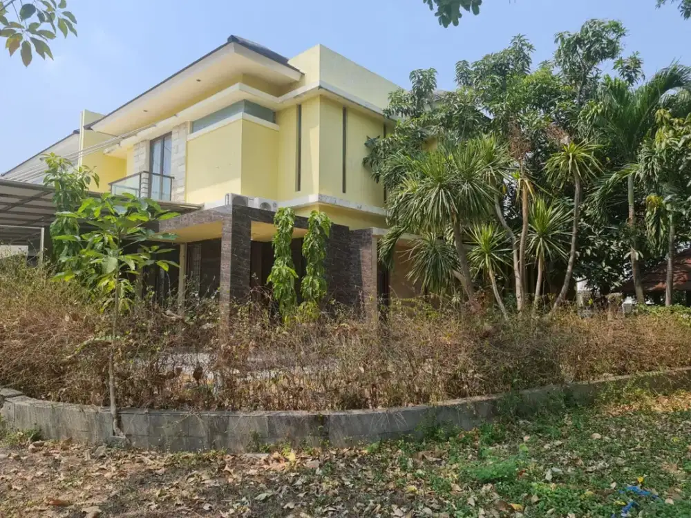 Rumah 2 Lantai Bagus Minimalis HGB di Royal Residence