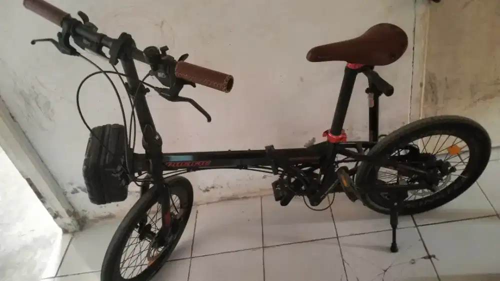 Sepeda lipat merek Pasific