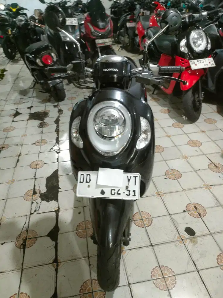 Honda Scoopy 2021 hitam