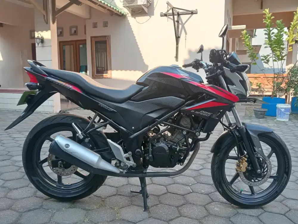 HONDA CBR 150 R 2014 ISTIMEWA