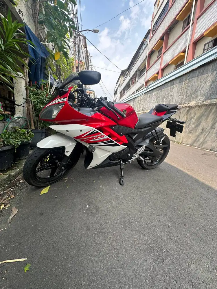 Dijual Motor Yamaha R15 tahun 2014