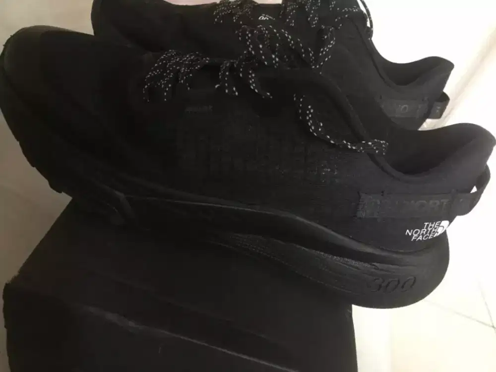 Sepatu black The North Face