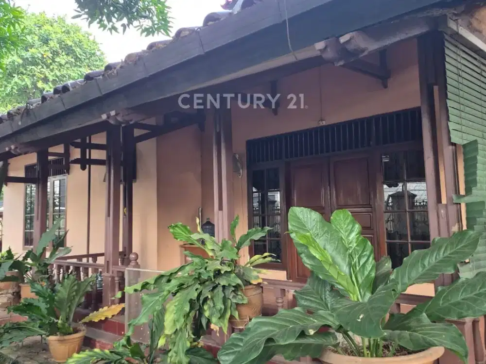 RUMAH CANTIK UNIK DI PERUMAHAN MERUYA INDAH