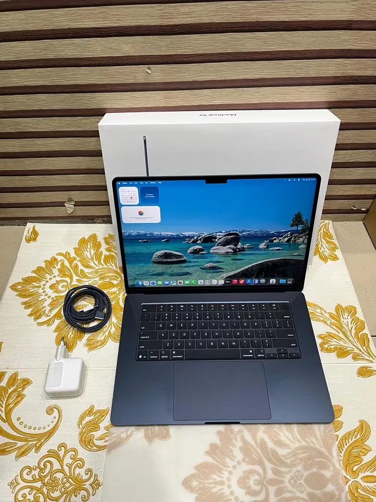 Macbook Air 15 inch M4 16GB 256GB Second Mulus Perfect IBOX