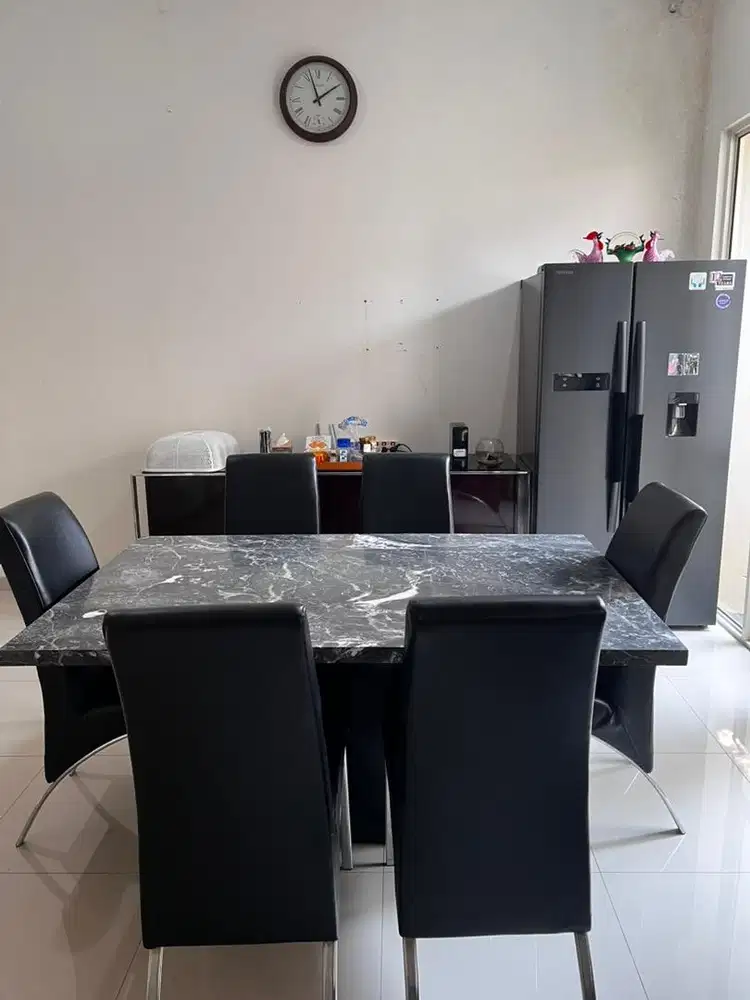 meja makan mewah marmer