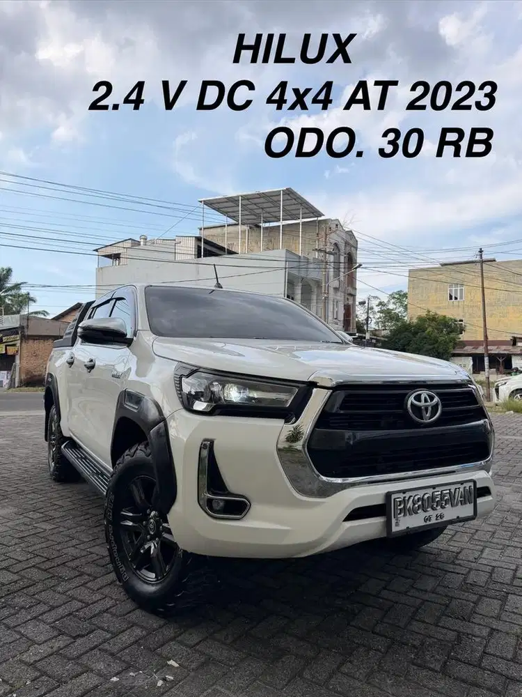 [ODO 30RB] TOYOTA HILUX 2.4 V DC 4x4 AT 2023