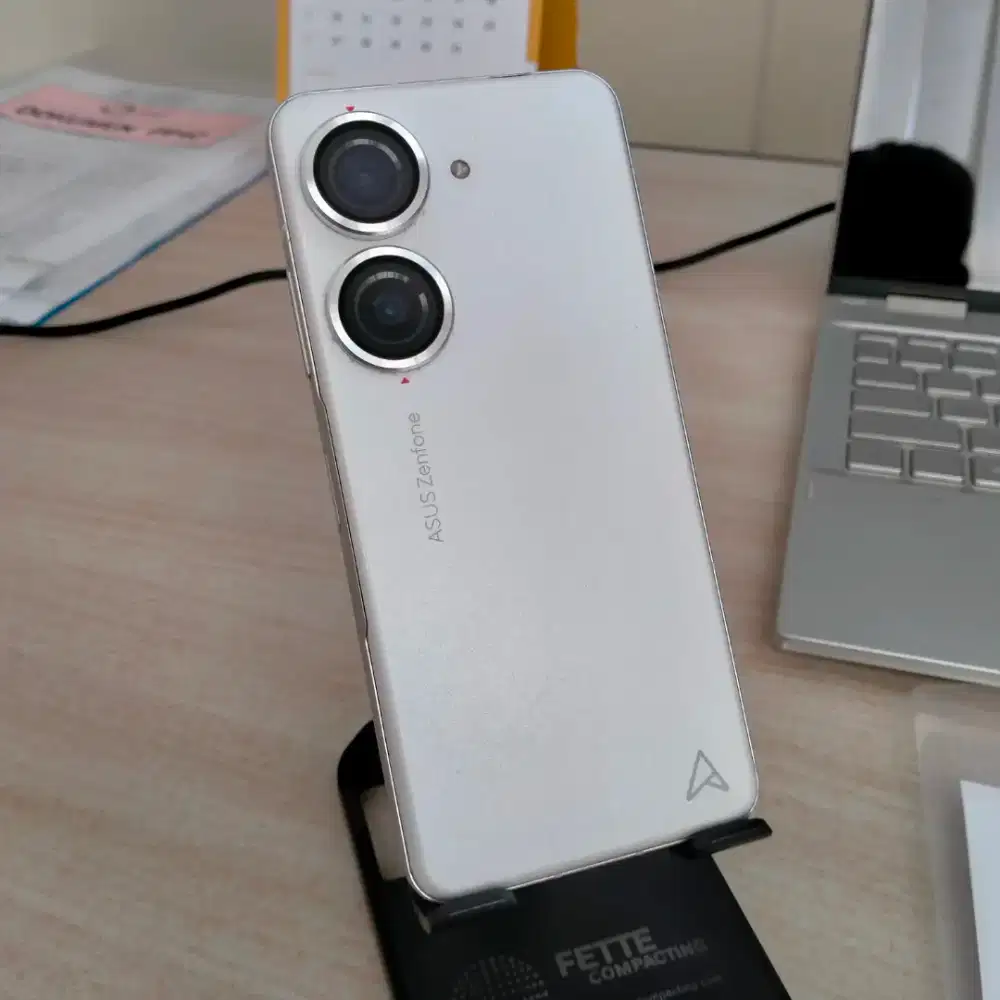 Asus Zenfone 10 White 8/128 gb ex Garansi