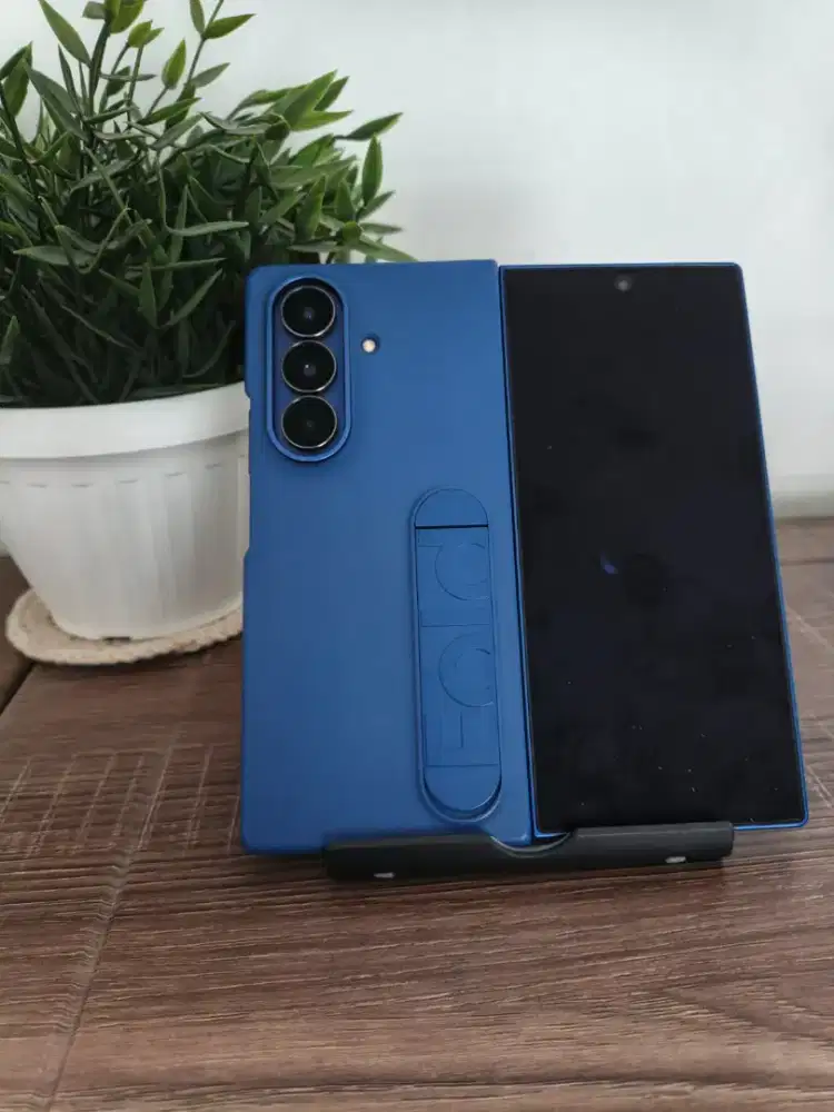 Samsung z fold7 warna biru