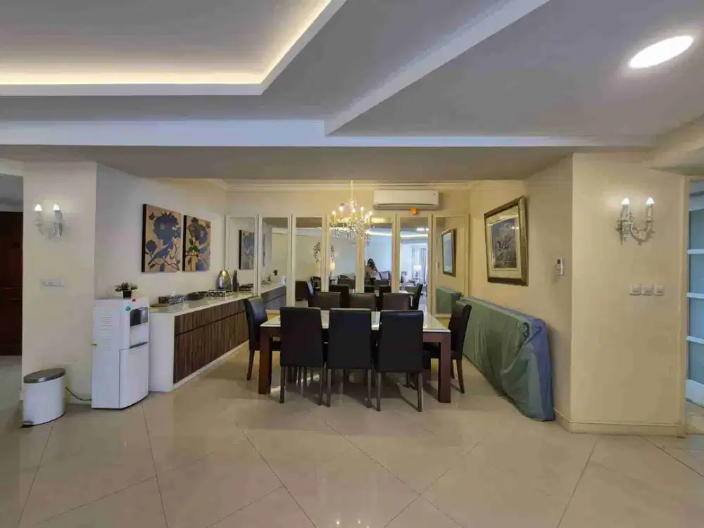 Disewakan Unit Apartemen Kondominium Taman Anggrek Residence Tipe 3 BR Kondisi Furnished Lengkap Dan High Floor