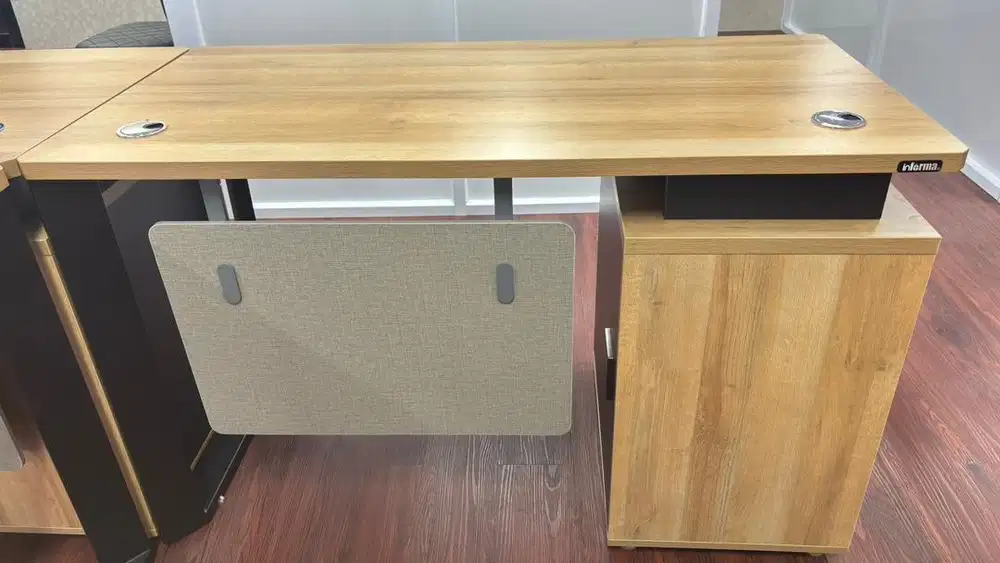 Meja kerja INFORMA seri MAINE (uk. 120 cm)