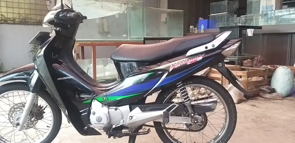 DIJUAL MOTOR KARISMA D th 2003