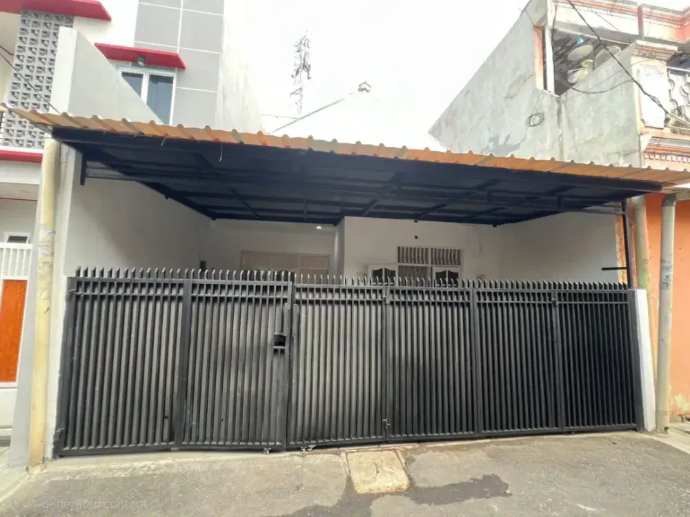 RUMAH BAGUS LOKASI STRATEGIS, DEKAT STASIUN KRL di PERUMNAS KLENDER, JAKARTA TIMUR