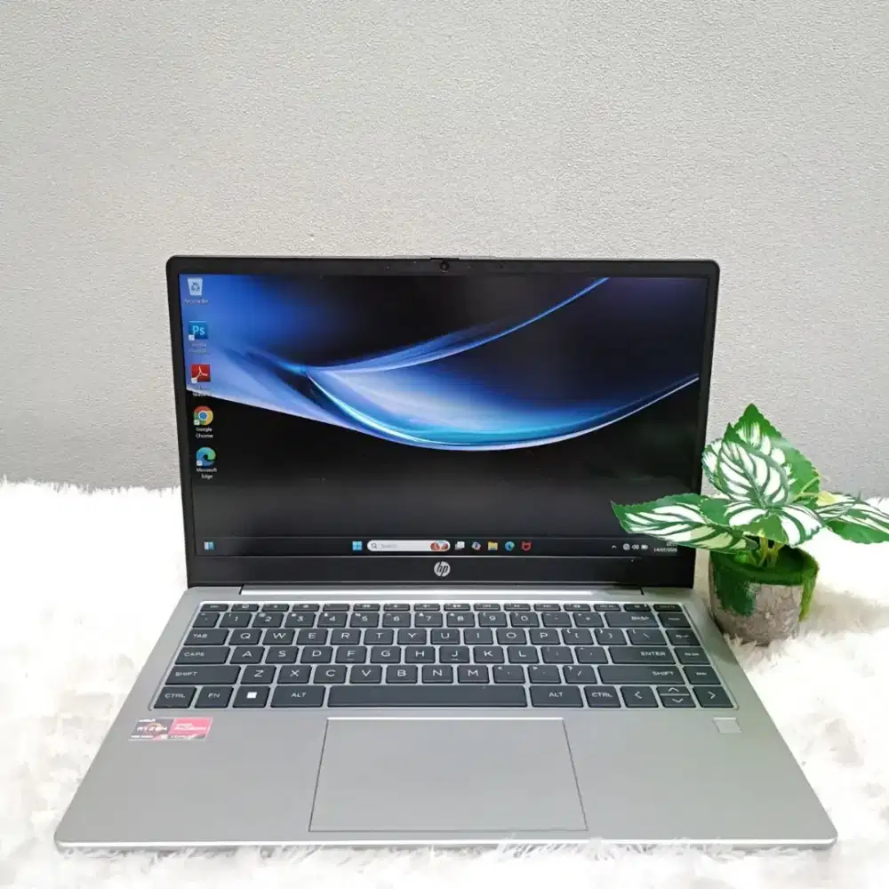 LAPTOP HP 245 G10 AMD RYZEN 3 7320U RSM 8GB SSD 256GB LAYAR 14.0 FHD