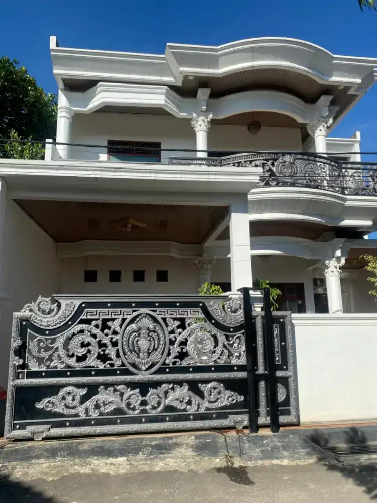Dijual rumah 2 lantai way halim permai