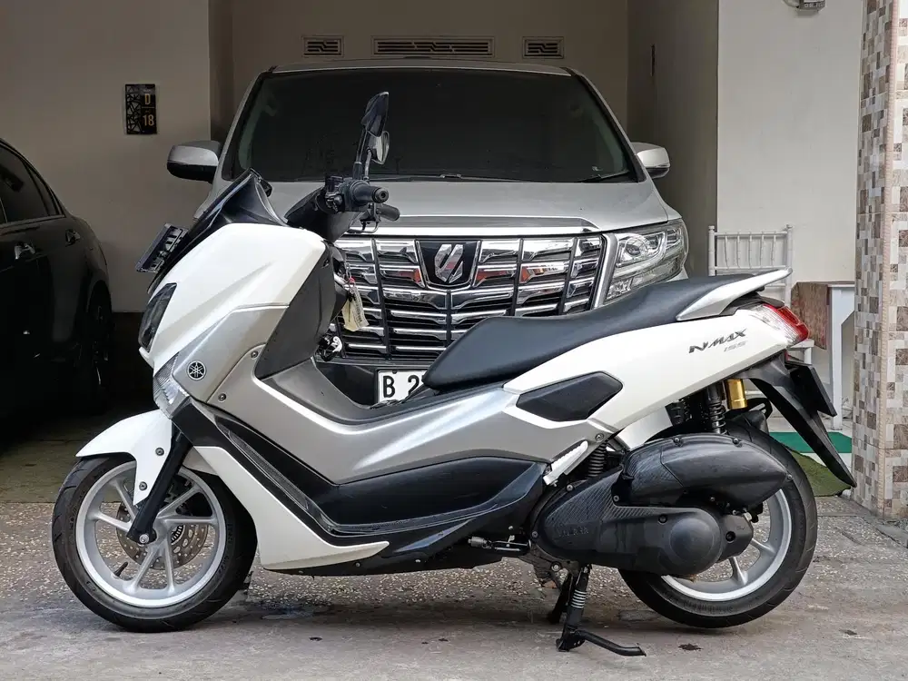 Nmax tahun 2018 full original/tt boleh gan cash lebih bagus