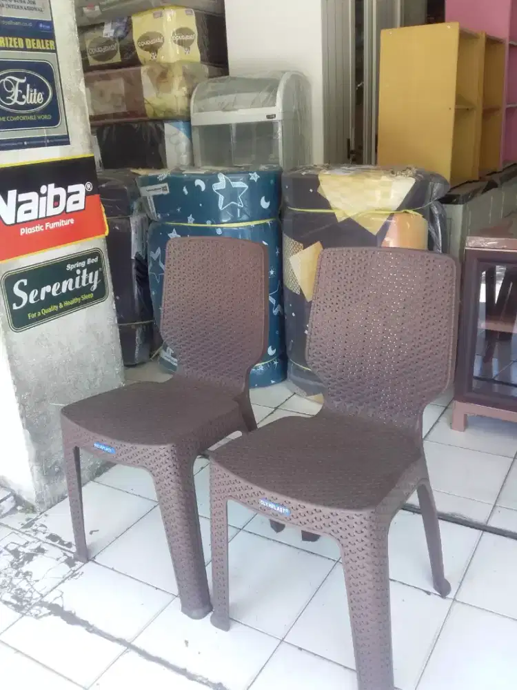 kursi plastik sandaran