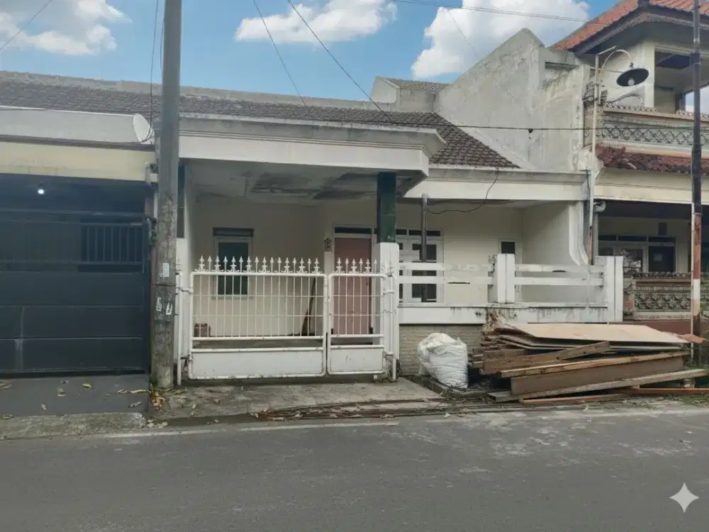 Rumah Taman Pondok Jati Geluran Sidoarjo Siap Huni Carport