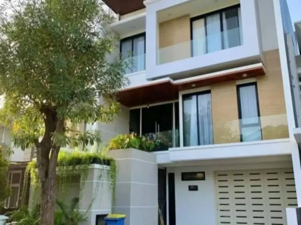 Dijual Rumah  Pakuwon Indah Surabaya Barat Minimalis Strategis Siap Huni