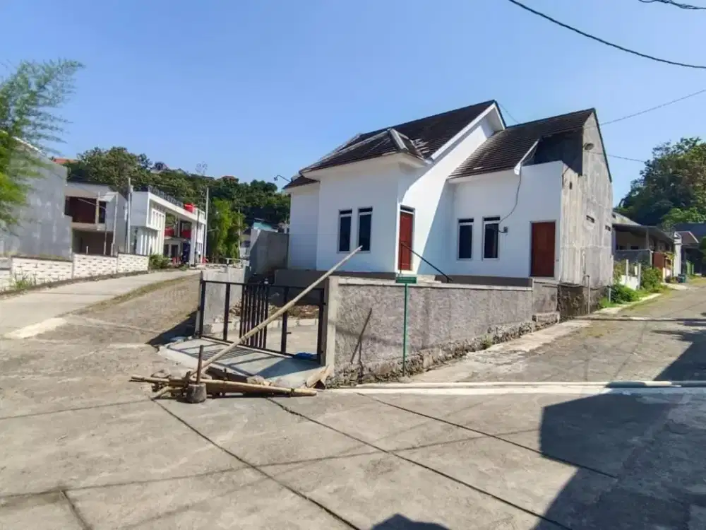 Cuma 1 Milyar! Rumah Siap Huni Posisi Hook di Kalipancur Ngaliyan, LT 214m²