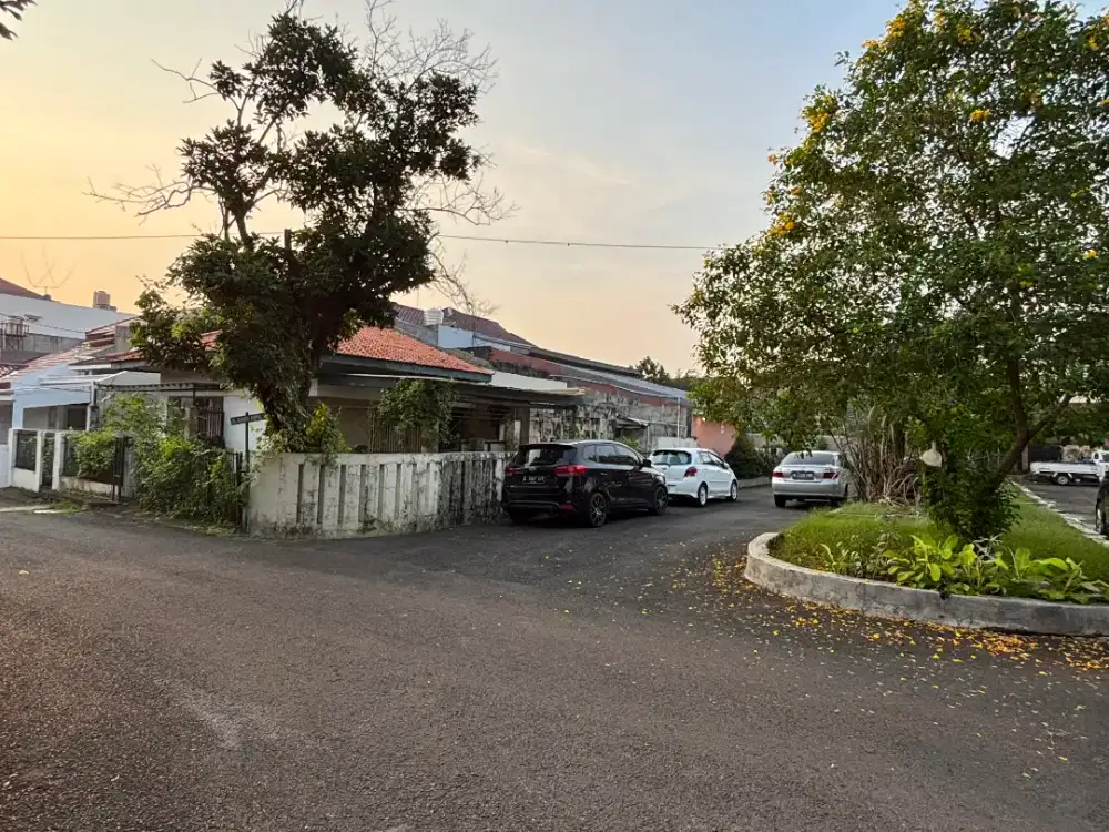 DIJUAL CEPAT: Tanah Hook 160 m² di Pasar Minggu, Jakarta Selatan