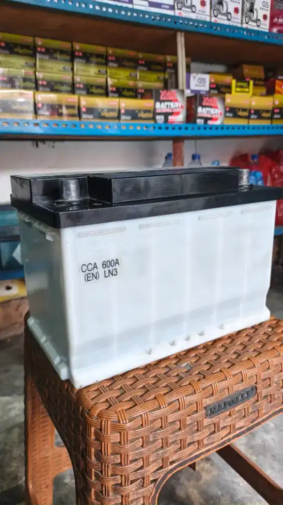 Aki mobil sekon GS YUASA 380LN3-MF
