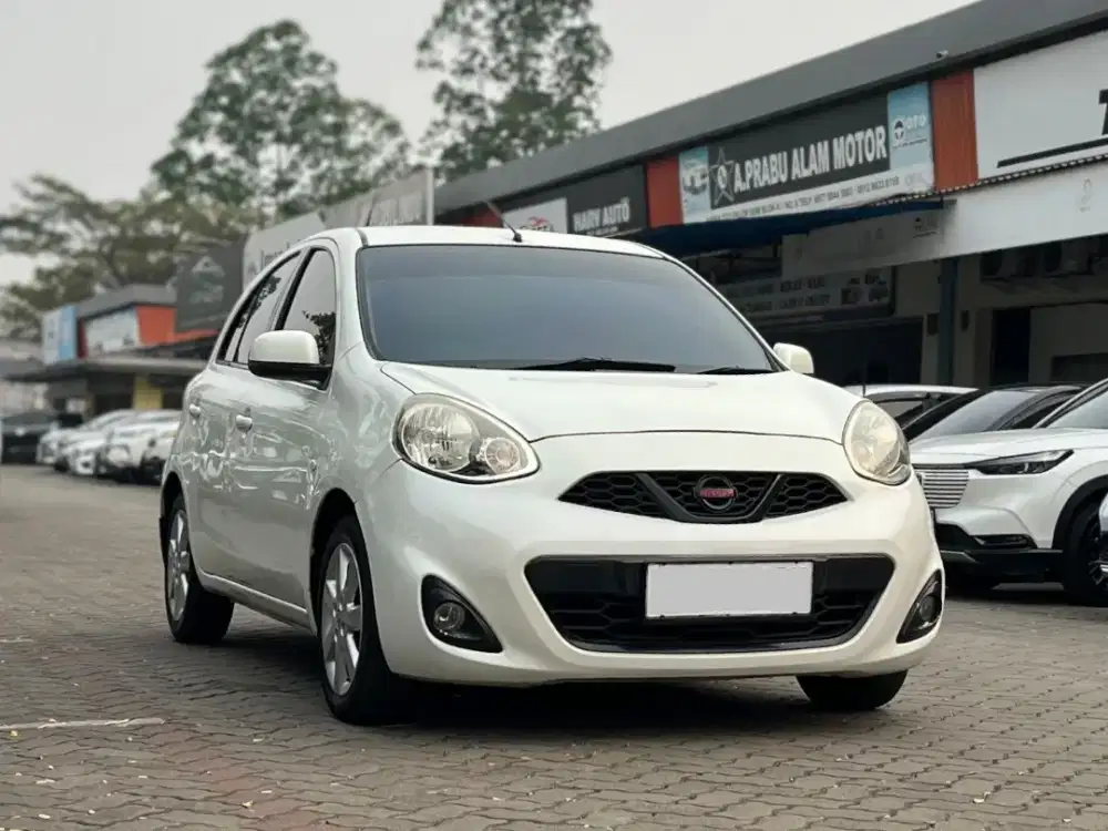 NISSAN MARCH 1.2 XS AT MATIC 2015 PUTIH