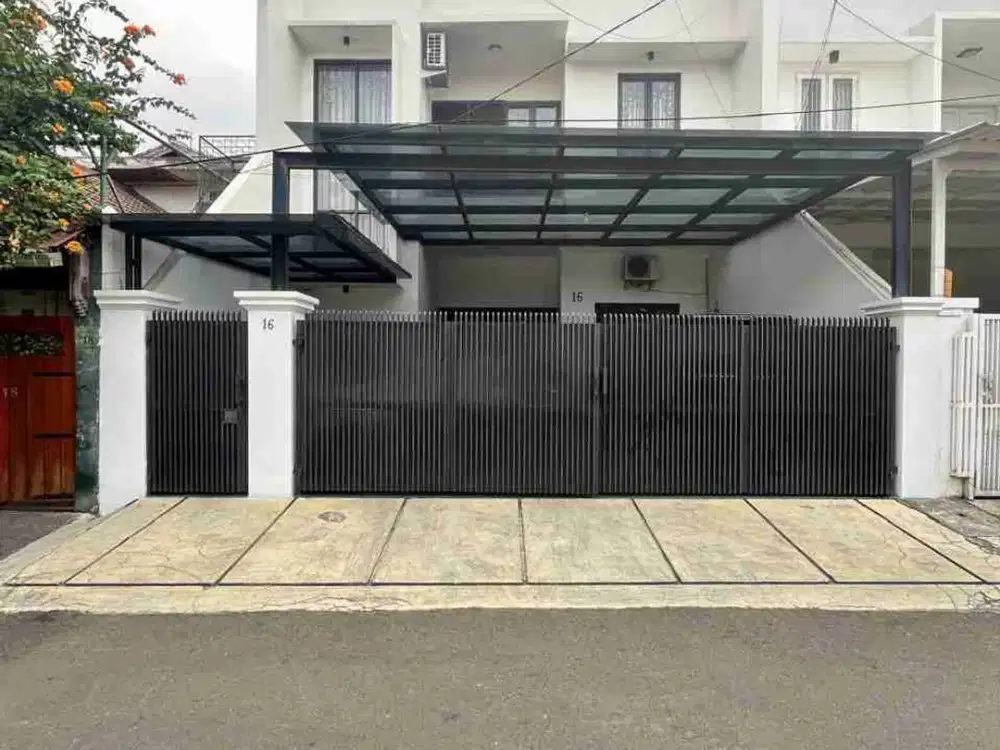 RUMAH MEWAH DENGAN AKSES 3 MOBIL DI TEBET BARAT!