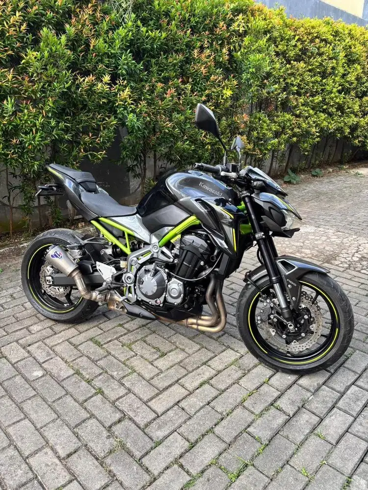 Kawasaki Z900 2017 super low KM.