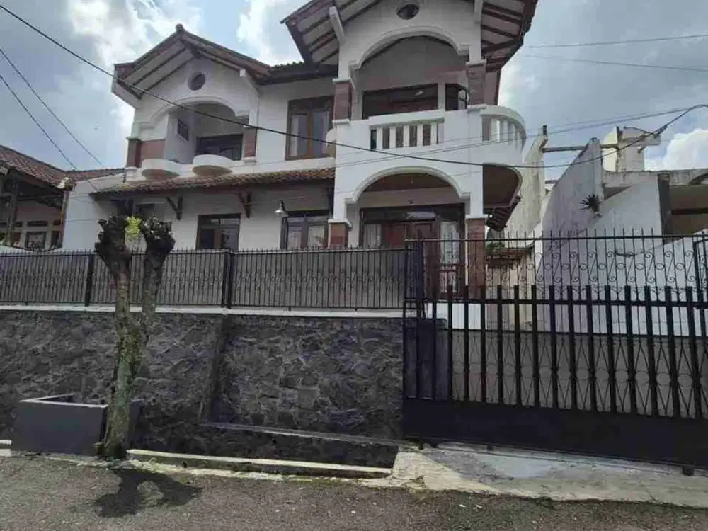 rumah gagah siap huni, komplek unpad cigadung Dago Bandung