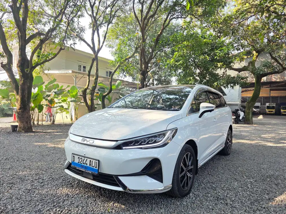 KM 9.000 BYD M6 Superior Panoramic AT Matic 7S 2024 ASTINA MOBIL