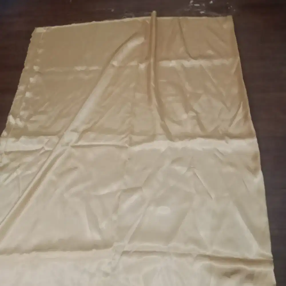 Gold Satin (Bahan baju/Celana)