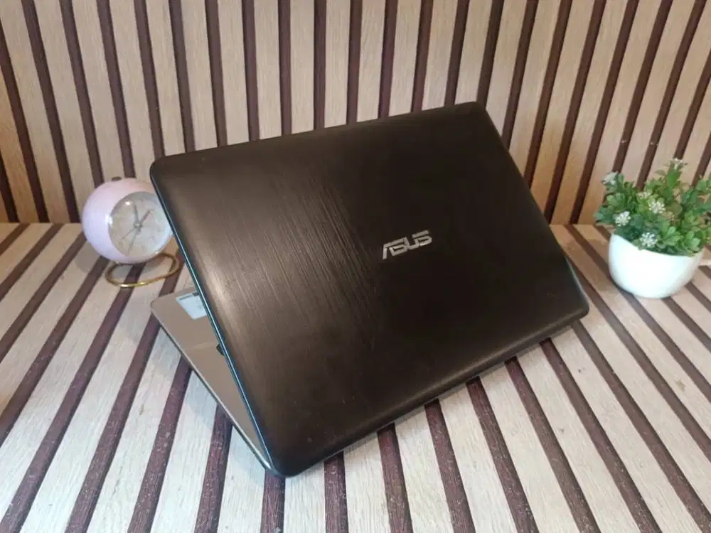 Asus X441M Intel Celeron N4020 Ram 4 HDD 500 Intel UHD Graphics 600
