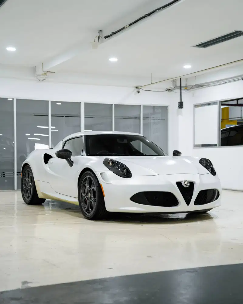 Alfa Romeo 4C Coupe Launch Edition 2014
