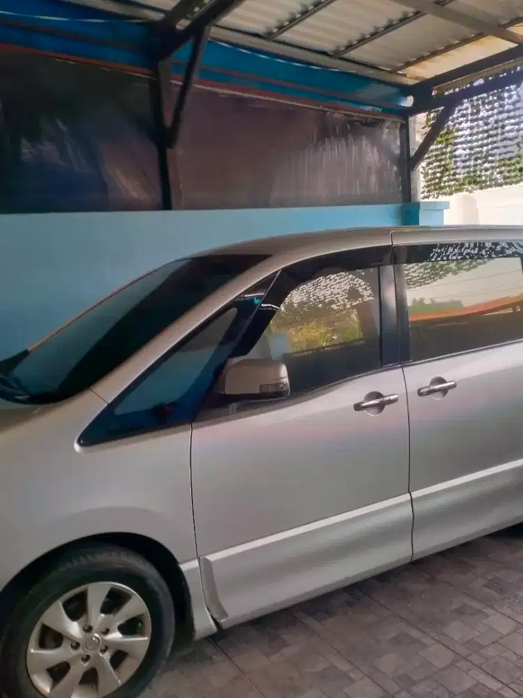 dijual mobil Nissan Serena tahun 2013