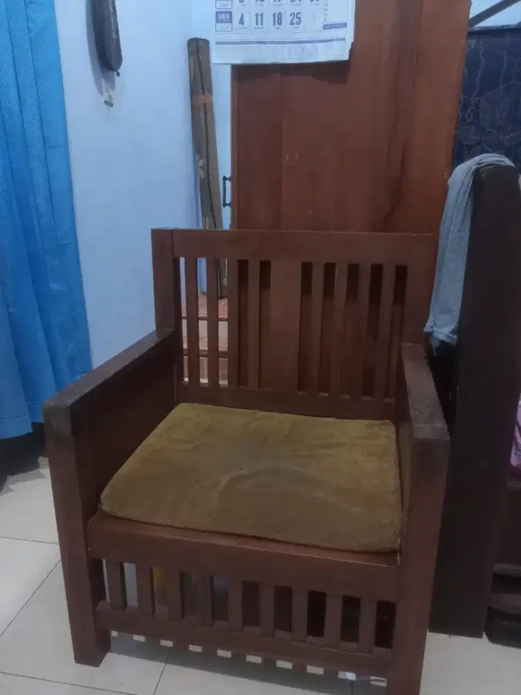 Kursi kayu jati