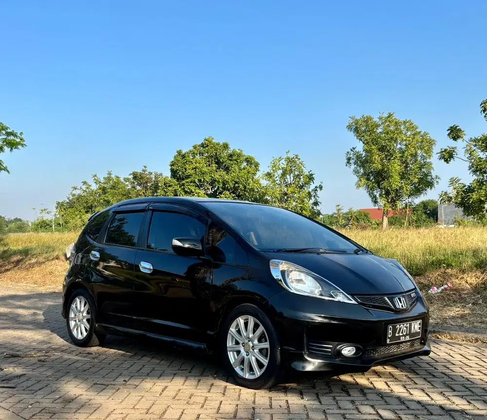 (CASH) HONDA JAZZ RS 2014 AUTOMATIC