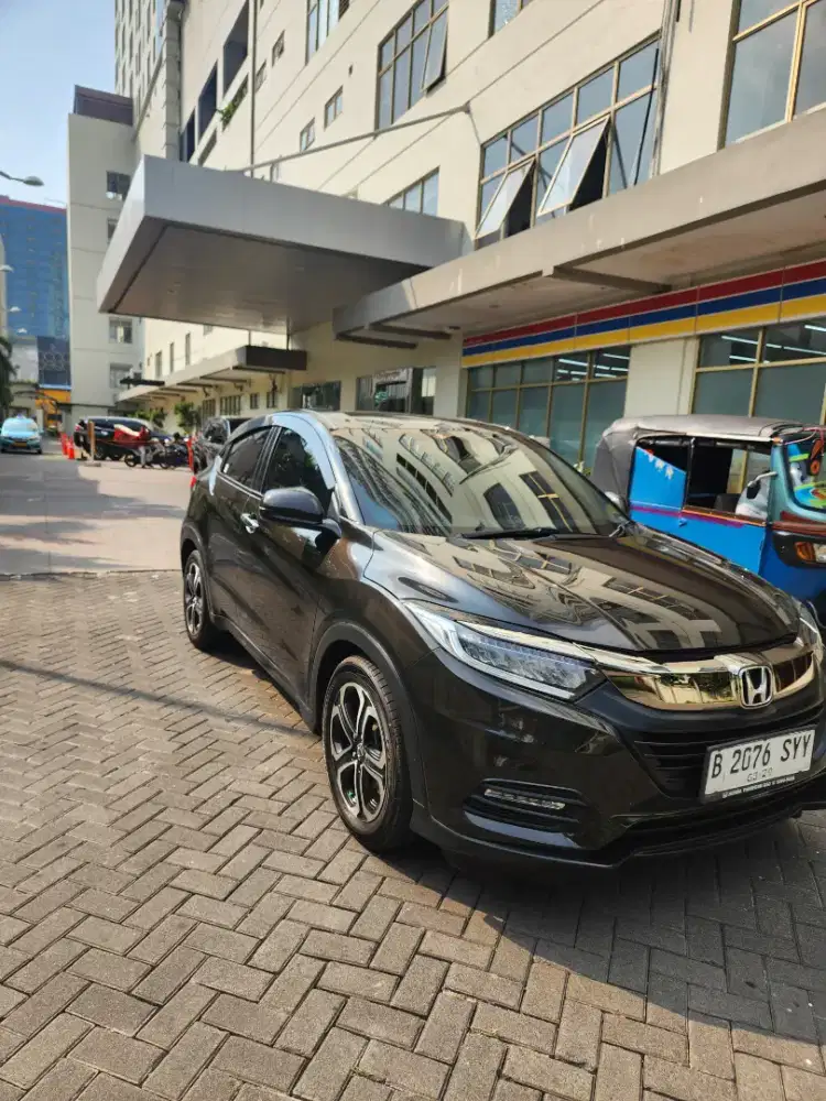 HONDA.  HRV.  SE.  19