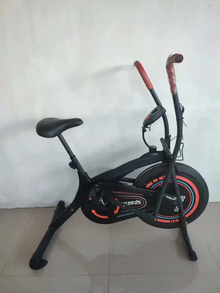 Sepeda statis merk Speeds alat Fitness Olahraga