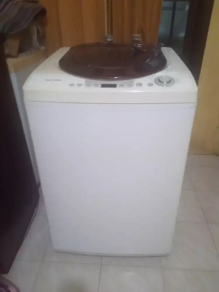 Mesin cuci Polytron