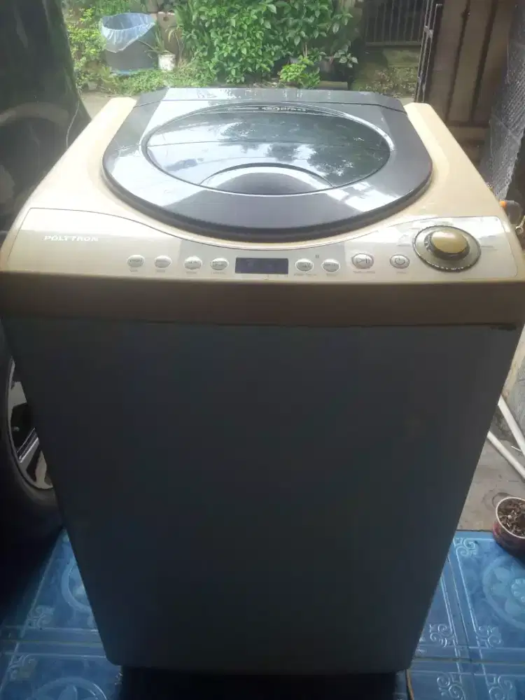 Mesin cuci Polytron satu tabung