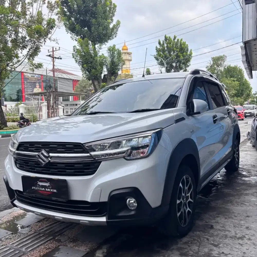 Suzuki XL7 XL-7 1.5 Alpha AT 2020 Putih