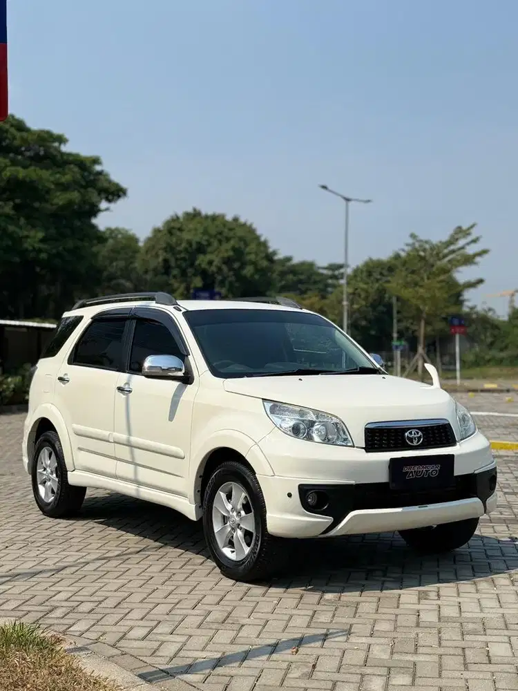 Toyota Rush TRD Sportivo AT NIK 2014 Putih