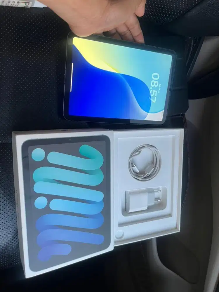 Dijual i pad mini 6 wifi dan + Cell ( bisa kartu )