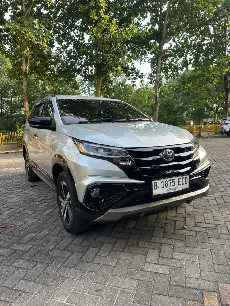 Toyota New Rush GR sport AT 2025 Km 10 Rb
