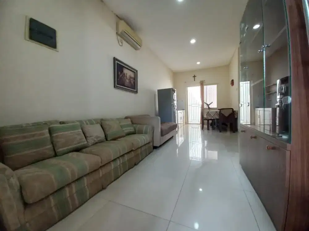 Rumah di Puri Mansion,Cluster Edinburgh,Uk 6X15m,2 Lantai,Shm,Furnish,Harga:2.65 M Nego