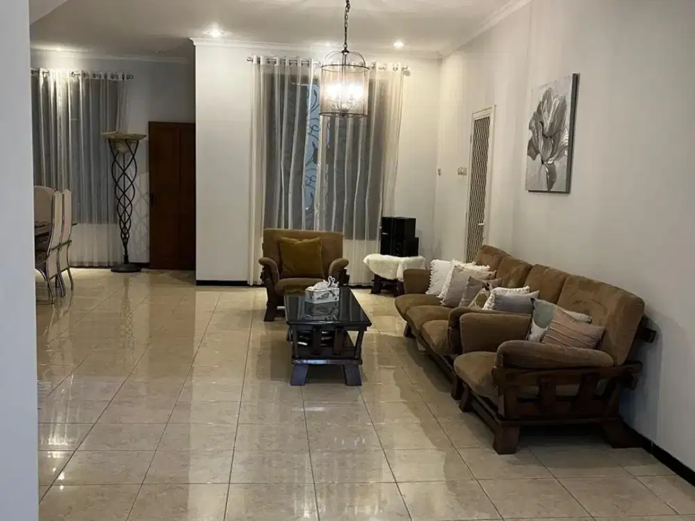 RUMAH DHARMAHUSADA MAS FULL FURNISHED (kecuali kasur)*HADAP SELATAN