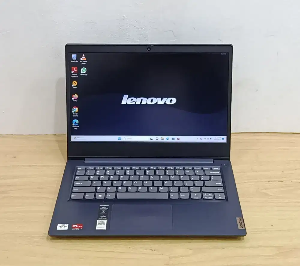Lenovo ideaped Slim 3 AMD Athlon Silver 3050U RAM 4GB SSD 256GB3.