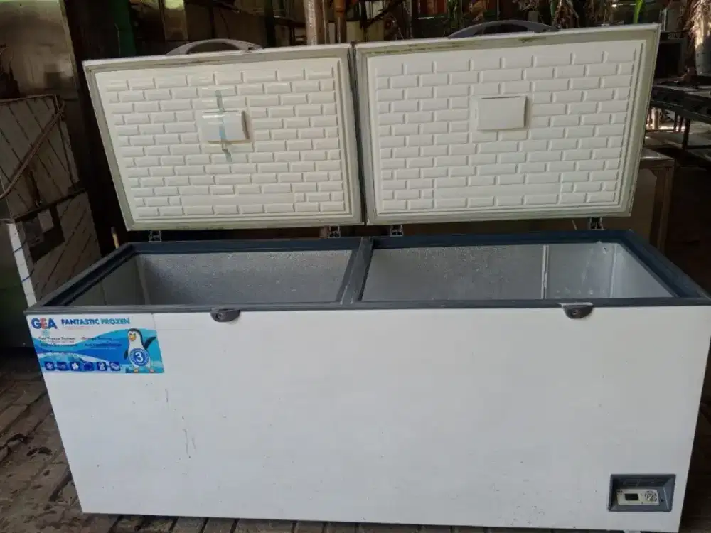 FREEZER BOX GEA 
MODEL AB-750-T-X

Kapasitas 715 L
Kondisi normal